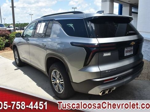 Used 2025 Chevrolet Traverse LT w/ LPO, Floor Liner Package FWD image 7