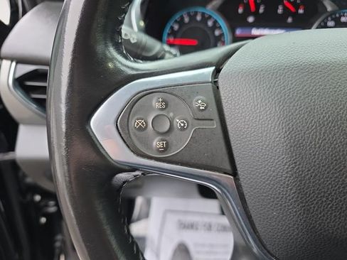 Used 2022 Chevrolet Traverse LT image 22