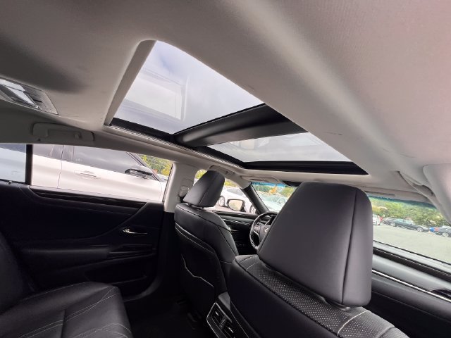 Used 2019 Lexus ES 350 w/ Accessory Package 2 FWD image 32