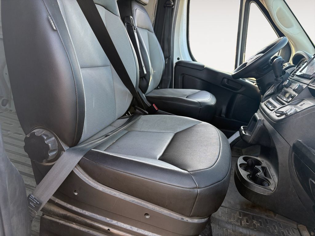 Used 2025 RAM ProMaster 2500 w/ Convenience Group FWD image 15