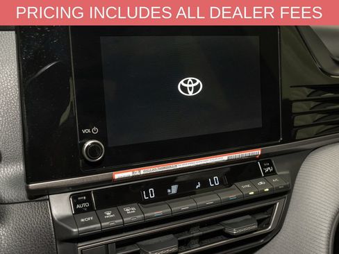 Used 2026 Toyota Camry SE w/ Convenience Package FWD image 12