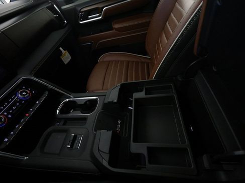 Used 2025 GMC Sierra 3500 Denali Ultimate image 38