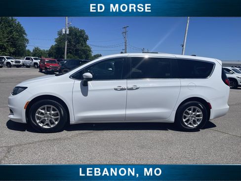 Used 2024 Chrysler Voyager LX FWD image 10