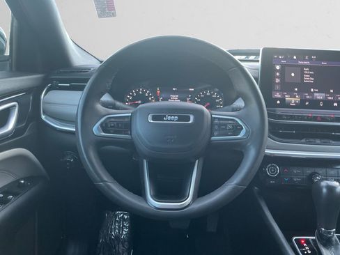 Used 2024 Jeep Compass Limited image 12