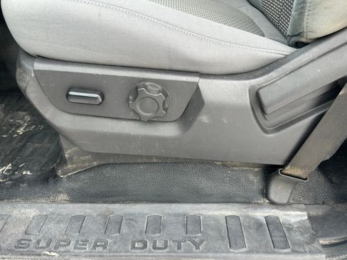 Used 2011 Ford F250 XLT w/ XLT Interior Pkg image 18