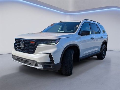 New 2025 Honda Pilot TrailSport image 11