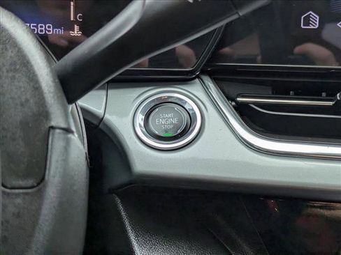 Used 2025 Chevrolet Trax LT w/ LT Convenience Package image 16