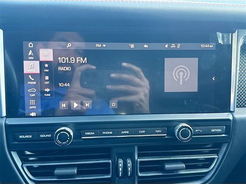 Used 2021 Porsche Macan GTS w/ Sport Chrono Package image 16