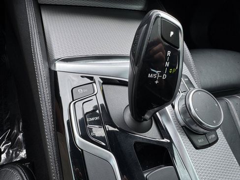 Used 2019 BMW 530i w/ M Sport Package RWD image 24