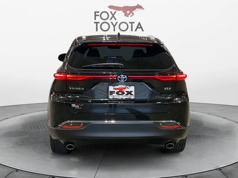 Used 2024 Toyota Venza XLE AWD/4WD image 5