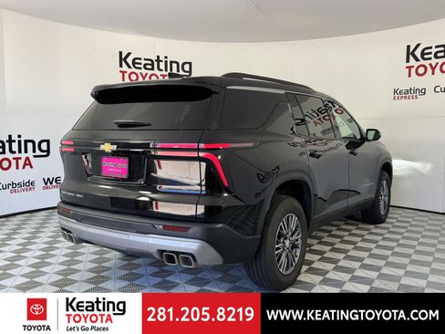 Used 2026 Chevrolet Traverse LT image 5