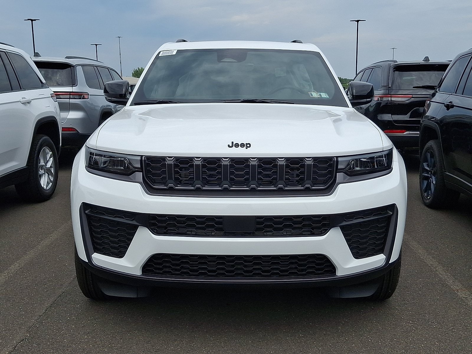 New 2026 Jeep Grand Cherokee Altitude AWD/4WD image 2