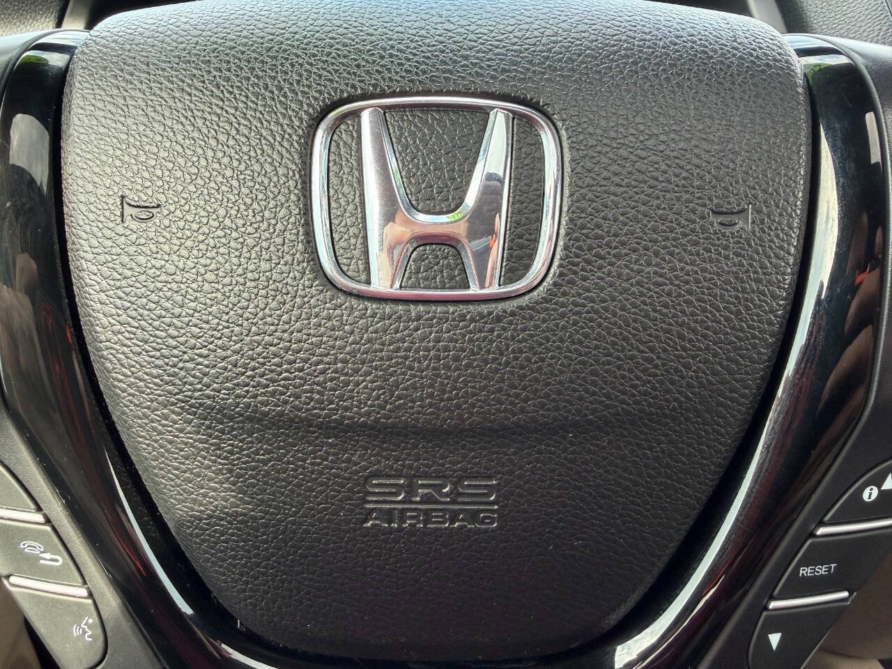 Used 2016 Honda Pilot Touring image 21