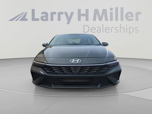 Used 2024 Hyundai Elantra SEL FWD image 8