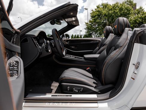 New 2025 Bentley Continental GTC image 24
