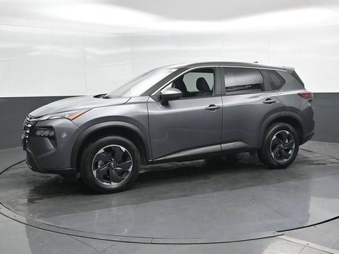 Used 2025 Nissan Rogue SV AWD/4WD image 9