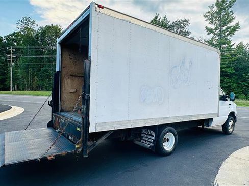 Used 2018 Ford E-350 and Econoline 350 Super Duty w/ Power Windows & Locks Group image 5