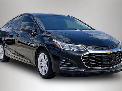 Used 2019 Chevrolet Cruze LS w/ LS Convenience Package FWD image 1