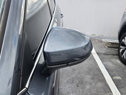 Used 2022 Volkswagen Taos SE FWD image 9