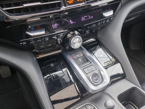 Used 2023 Acura MDX FWD image 16