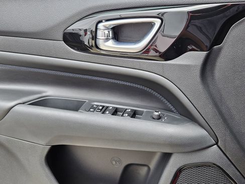 New 2026 Jeep Compass Limited image 24