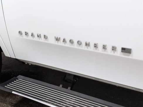 Used 2023 Jeep Grand Wagoneer 4WD image 12