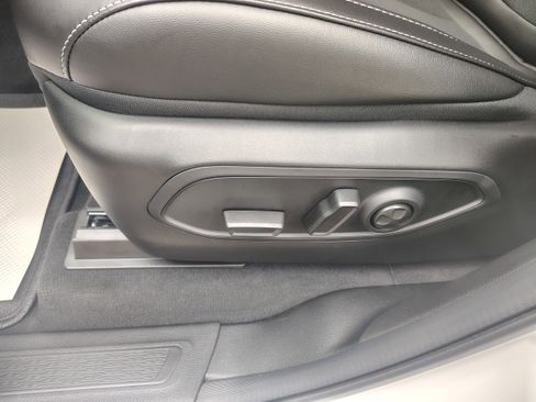 New 2025 Jeep Grand Cherokee Altitude image 22