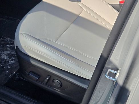 Certified 2024 Hyundai Tucson SEL w/ Convenience Package FWD image 33