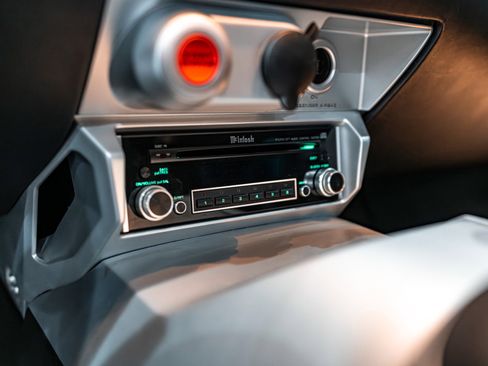 Used 2006 Ford GT image 17