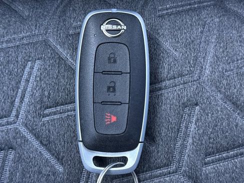 Certified 2025 Nissan Kicks SV image 19