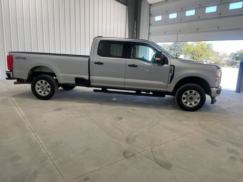 Used 2024 Ford F250 XLT image 9