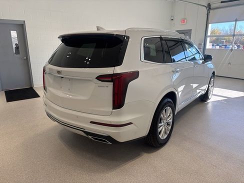 Used 2025 Cadillac XT6 Luxury image 6