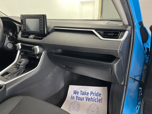 Used 2019 Toyota RAV4 LE w/ All Weather Liner Package AWD/4WD image 13