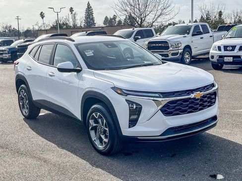 New 2026 Chevrolet Trax LT w/ Driver Confidence Package image 5