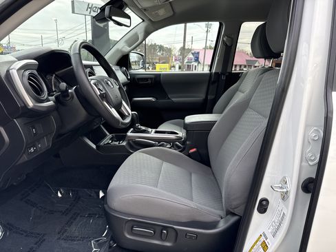 Used 2023 Toyota Tacoma SR5 w/ Technology Package image 16