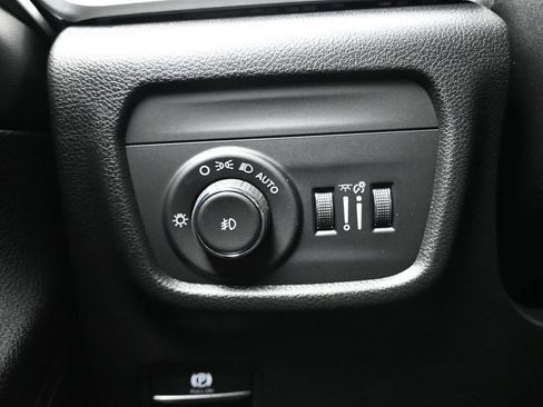 New 2025 Jeep Grand Cherokee L Limited w/ Black Appearance Package image 32