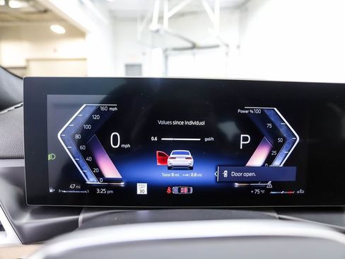 Used 2025 BMW 330i xDrive Sedan w/ Convenience Package image 15