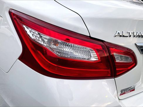 Used 2016 Nissan Altima 2.5 S w/ Power Driver Seat Package image 26