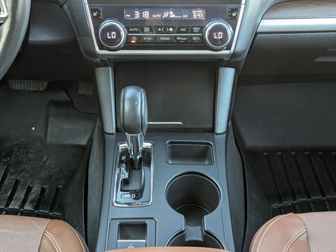 Used 2018 Subaru Outback 3.6R Touring w/ Popular Package #3 image 19