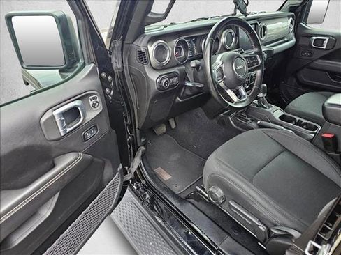 Used 2020 Jeep Gladiator Overland image 15