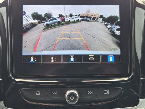 Used 2022 Chevrolet Traverse LT FWD image 17