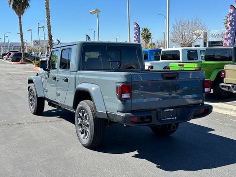 New 2026 Jeep Gladiator Sport AWD/4WD image 4