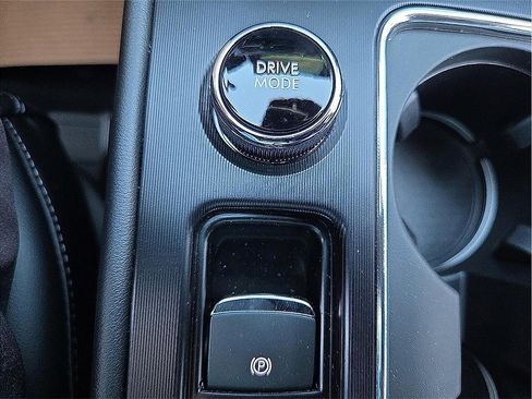 New 2026 Lincoln Corsair Premiere image 16