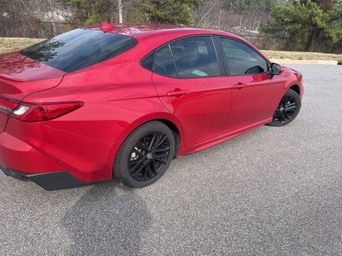 Used 2025 Toyota Camry SE w/ Multimedia Upgrade Package image 17