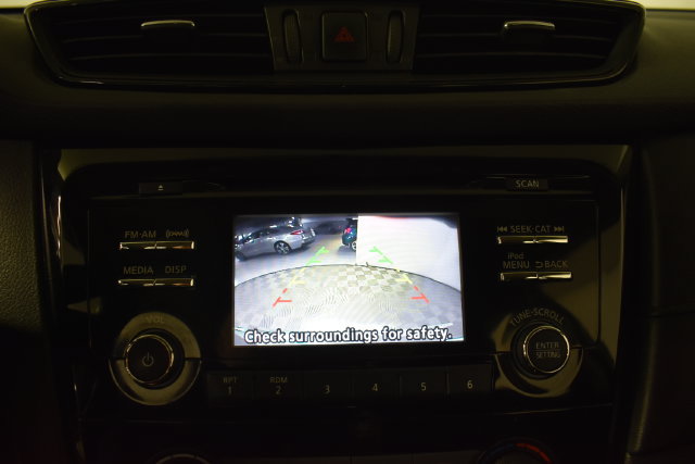 Used 2017 Nissan Rogue S AWD/4WD image 20