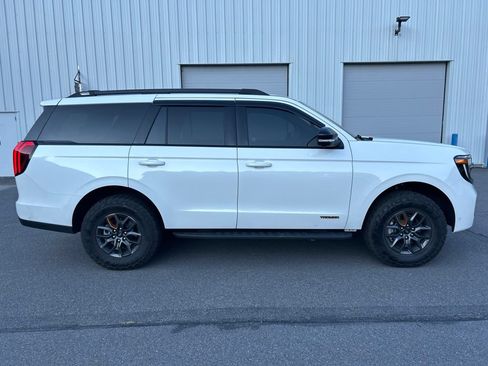 Used 2025 Ford Expedition Tremor AWD/4WD image 12