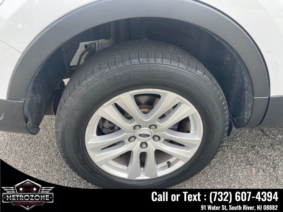 Used 2018 Ford Explorer XLT w/ Equipment Group 202A AWD/4WD image 36
