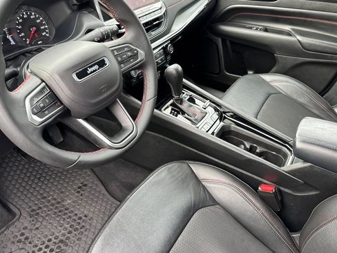 Used 2024 Jeep Compass Trailhawk image 9