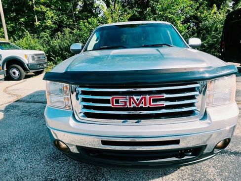 Used 2010 GMC Sierra 1500 SLE w/ All-Terrain Package AWD/4WD image 2