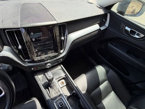 Used 2018 Volvo XC60 T6 Momentum w/ Advanced Package AWD/4WD image 18
